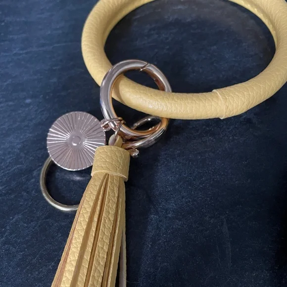 Leather Yellow Ring Bracelet NWOT - Picture 5 of 5